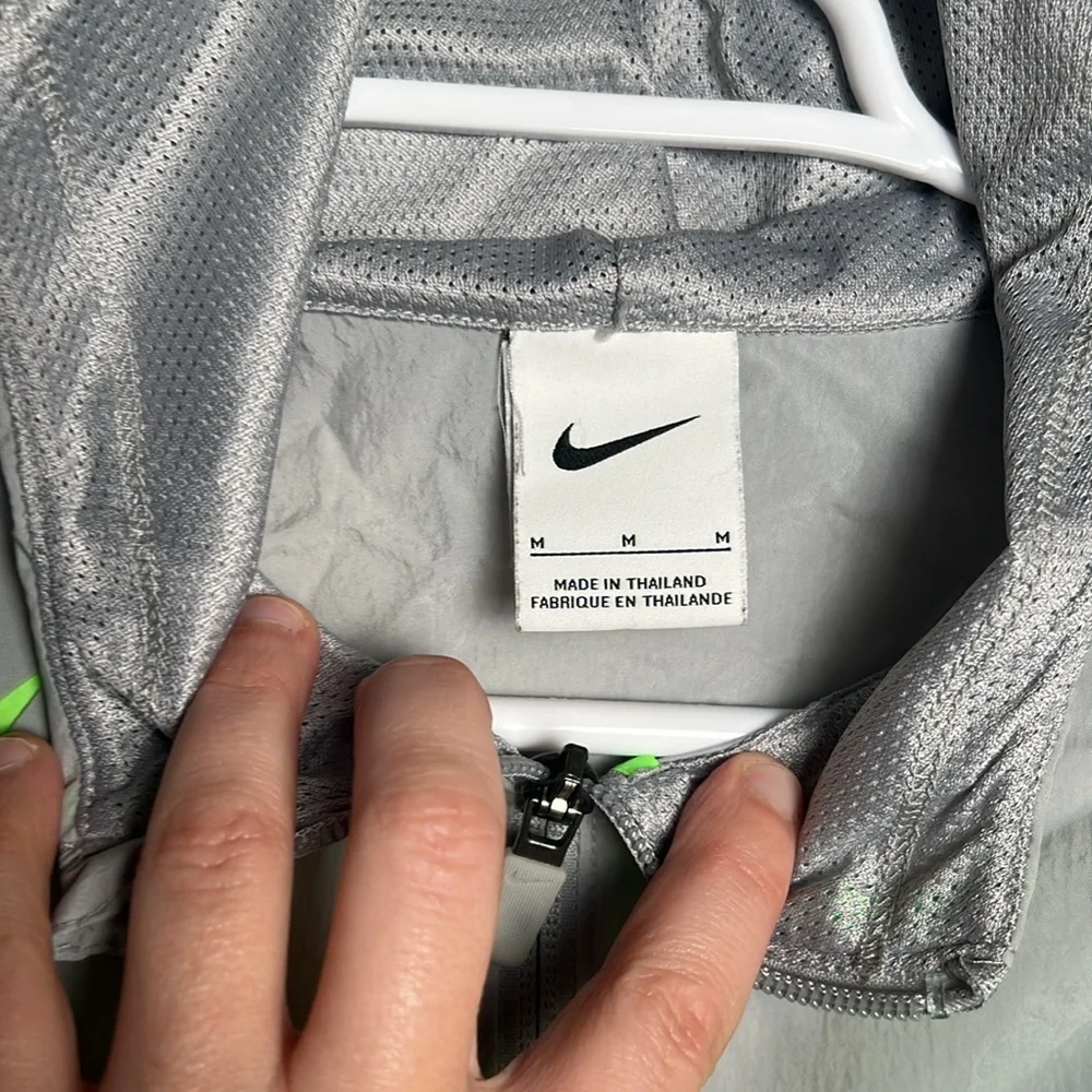Nike Crossover Basketball Boys Jacket Green Swoosh Sz Medium Hooded Pockets 1/4